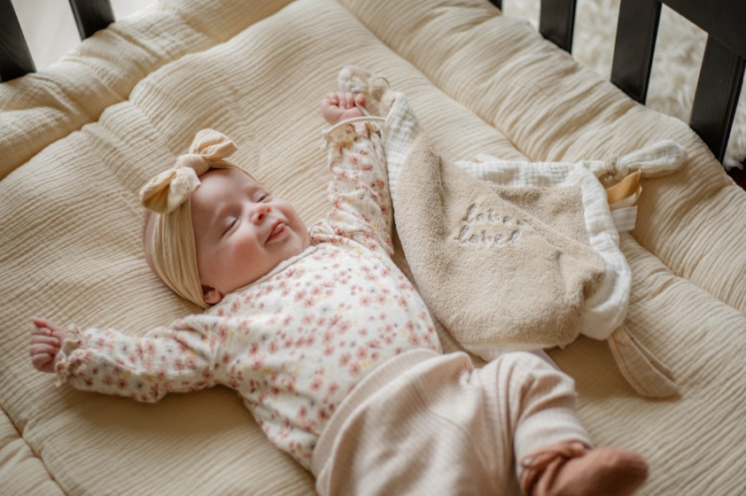 Label Label | KNUFFELDOEK / DOUDOU, Cuddle Cloth, nougat, ecru, uni/broderie label label, textiel, +activities, vanaf 0 m