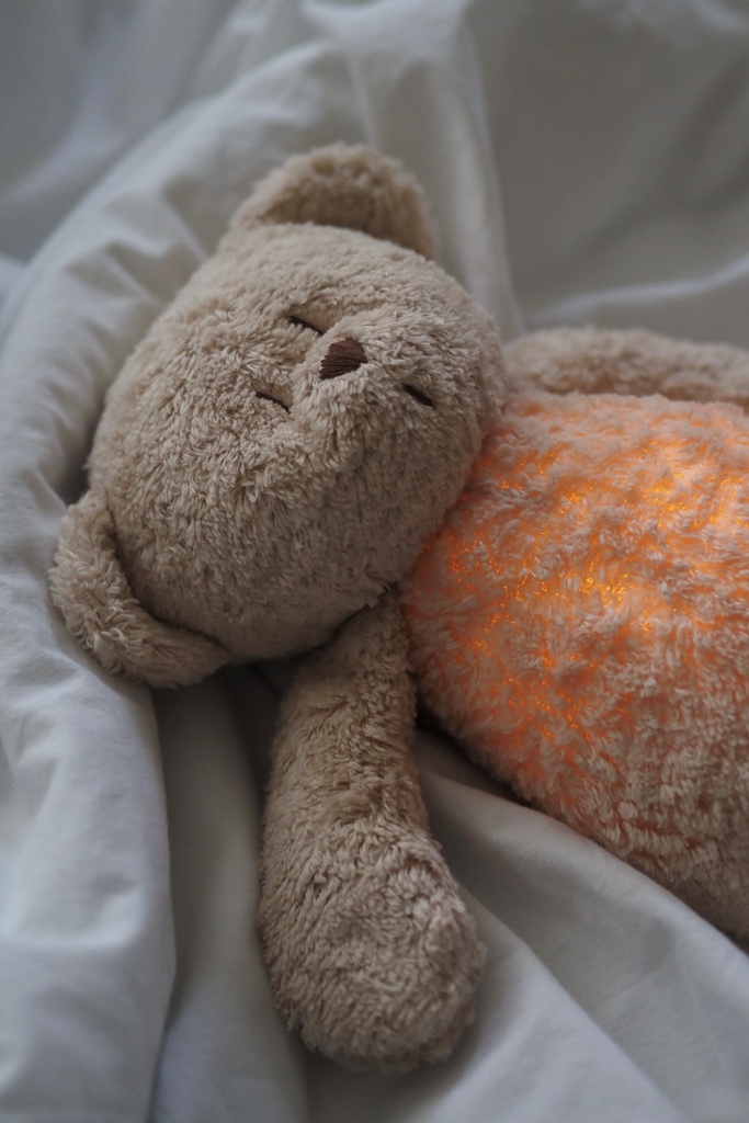 Moonie | Slaapknuffel The Humming Bear Sand Natur 2.0