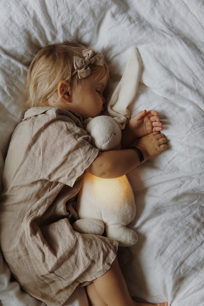 Moonie | Slaapknuffel The Humming Friend Cream 2.0