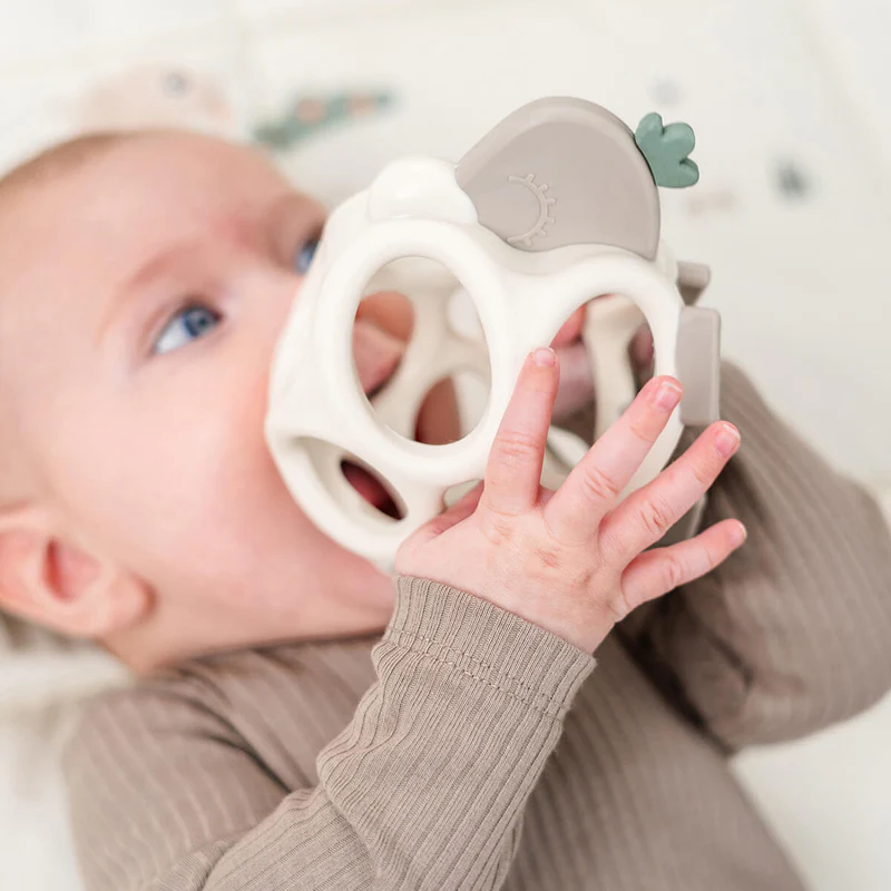 Done By Deer | Bijt/Grijpspeelgoed Sheepy Sand