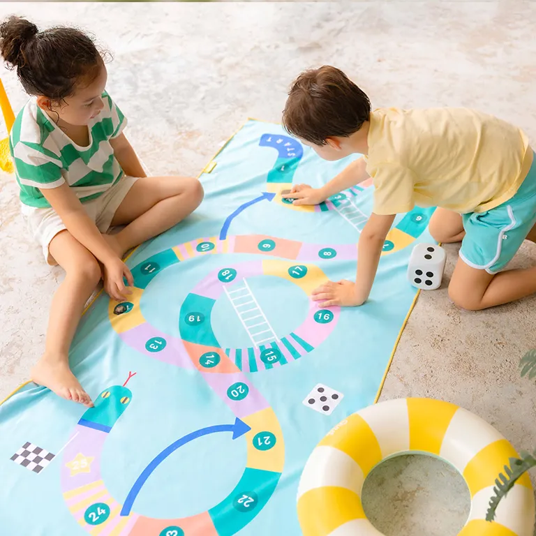 Quut | PlayTowel M Snakes & Ladders