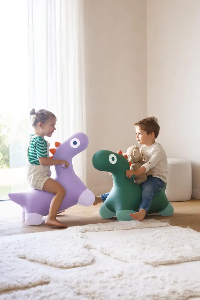 SPRINGFIGUUR, Hoppi Dino, lavender, dinosaurus, paars, uni, kunststof, vanaf 24 maanden, Activity Toys