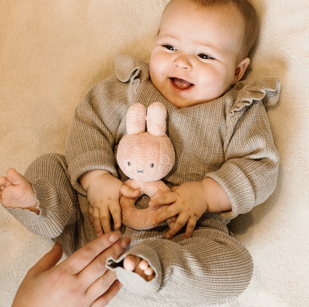 Nijntje | Rammelaar Miffy Pink Flower Textiel Rattle Roze  