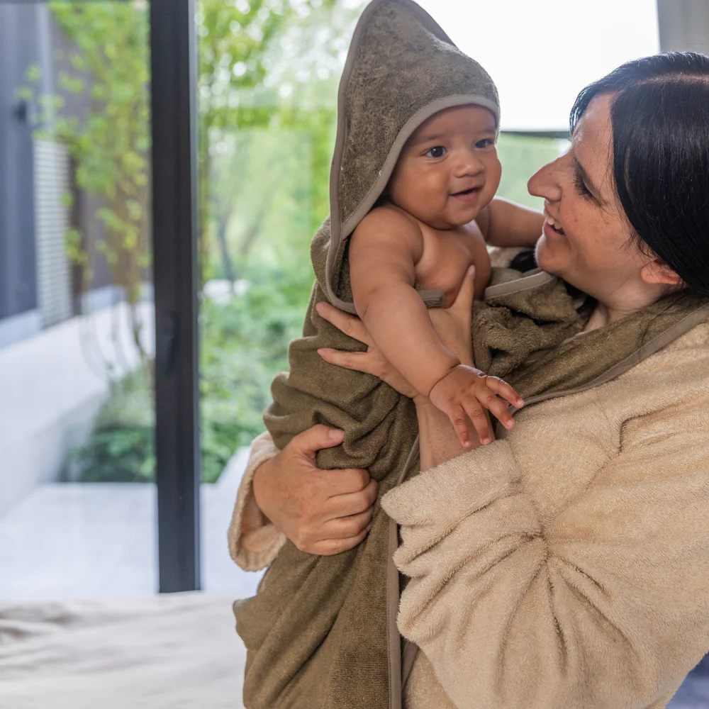 Timboo | Badcape Cuddle Towel Bamboe Whisper Green Groen 94x104cm