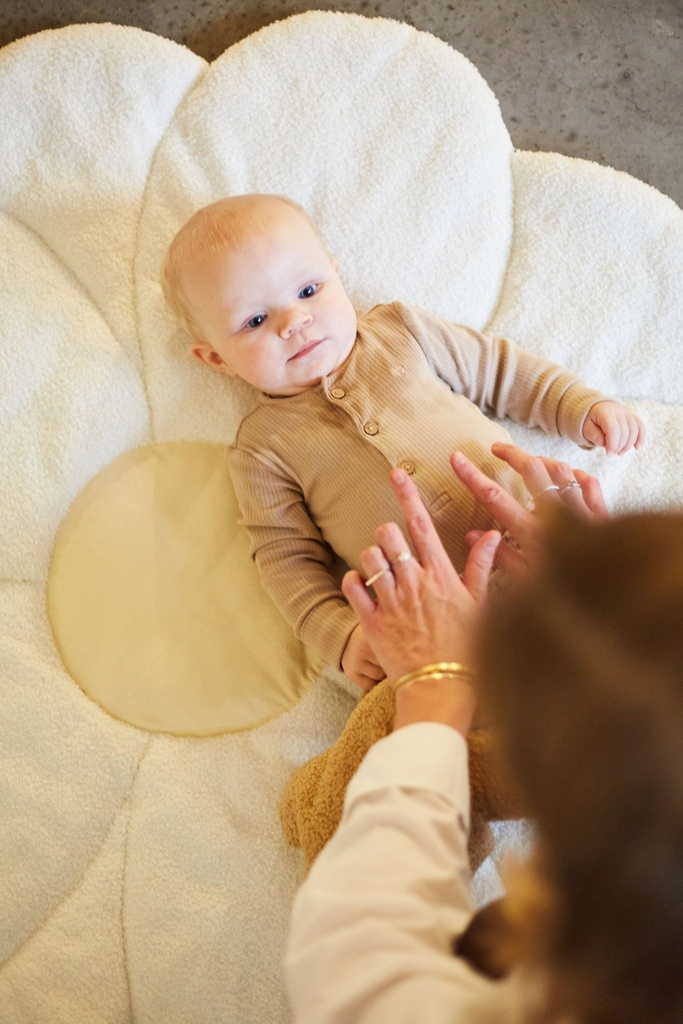 KAMERTAPIJT, bloem, ecru|geel, figuur,  dia 110 cm