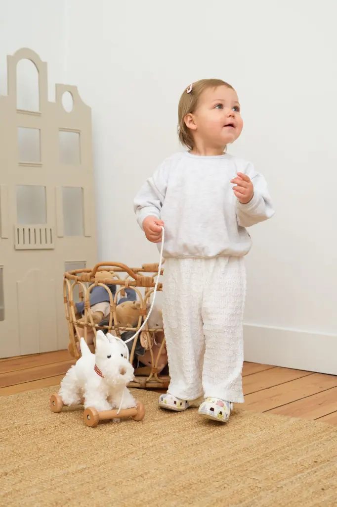 Egmont | Trekfiguur Lola Hond Pluche 25x15x23cm