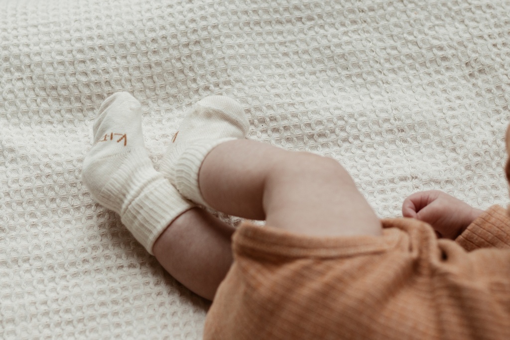 Kipkep | Kousen Stay On Offwhite