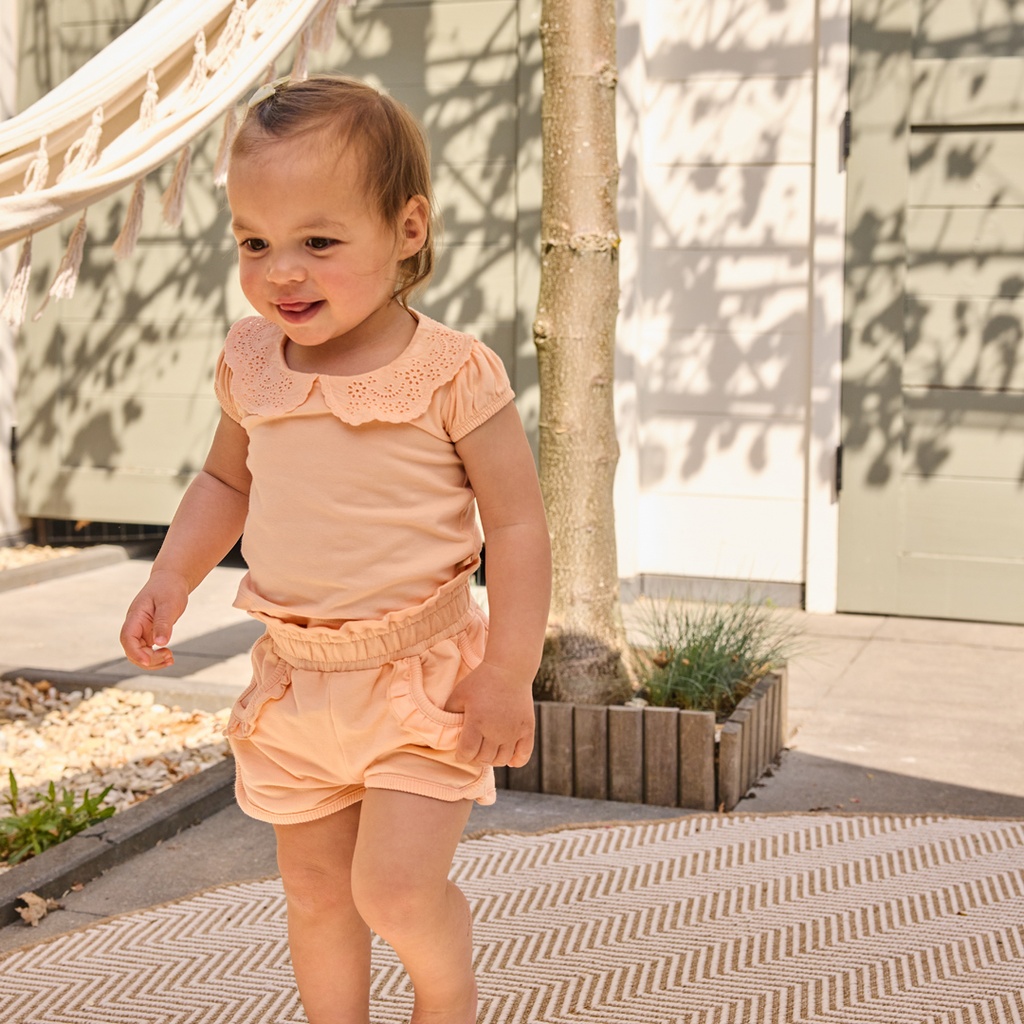 Dirkje | Short Girls Little Bee Peach