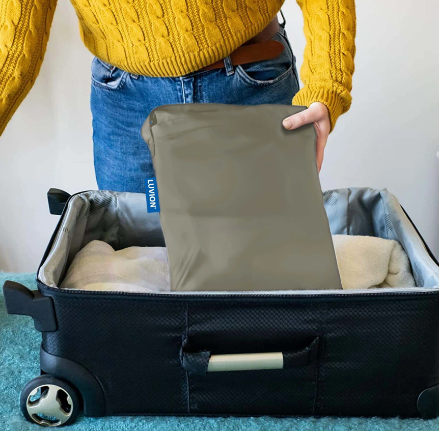 Luvion | Verduisteringsgordijn Beige Black Out Curtain met Zuignappen 130x200cm