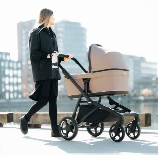 Thule | Wandelwagen Sleek 2 incl. Draagmand Tinted Taupe