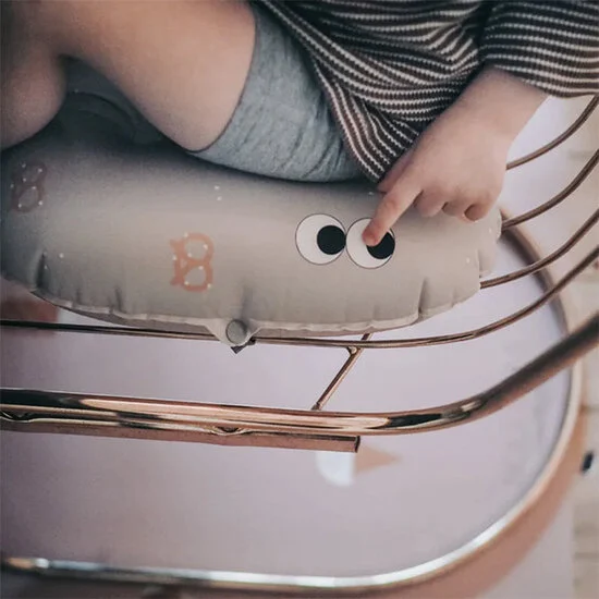 Noui Noui | Stoelverhoger Seat Cushion Opblaasbaar Vinyl Breze Ecru