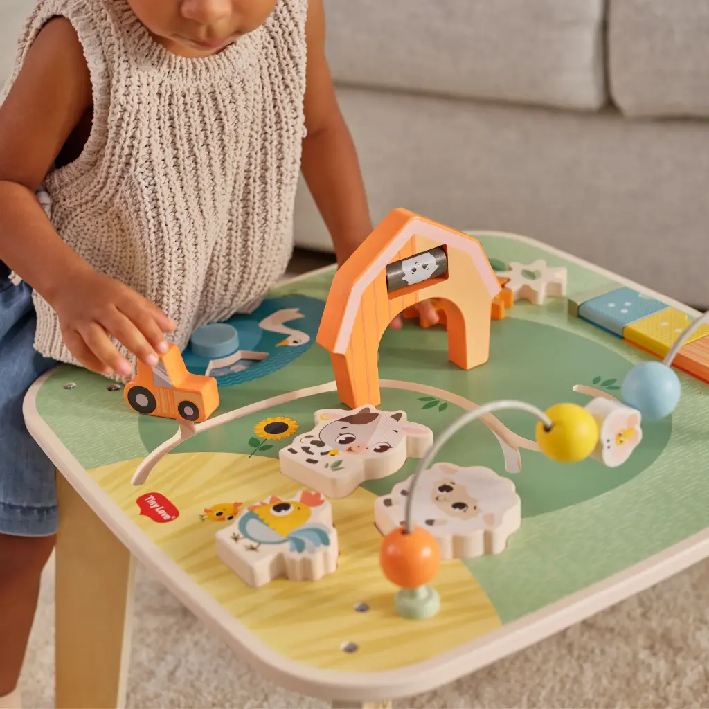 Tiny Love | Activiteitentafel Wooden Activity Table Farmers Funday Boerderijprint