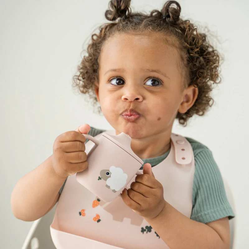 Done by Deer | Drinkbeker Tiny Farm Powder Siliconen Handvaten Drinktuit Roze