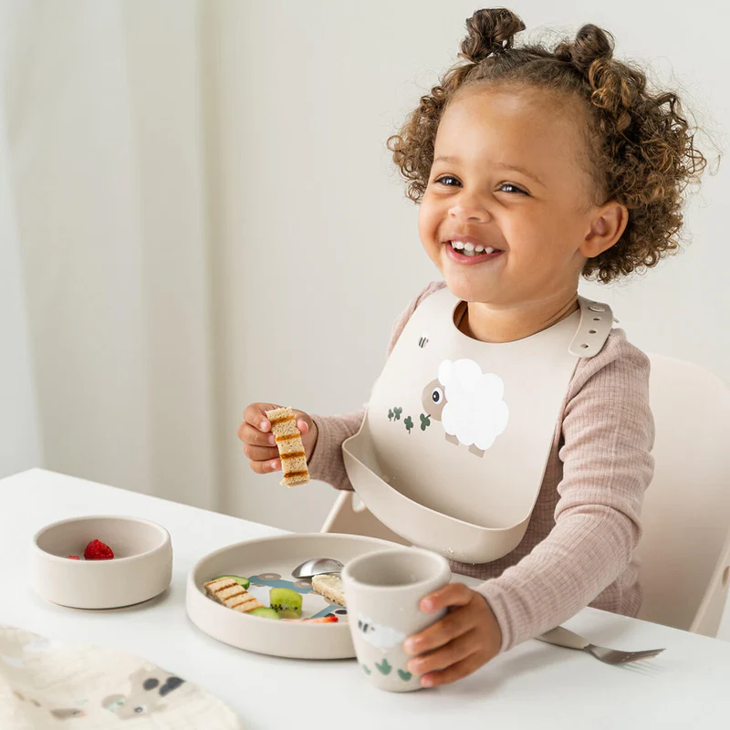 Done by Deer | Eetset Siliconen Stick&Stay Dinner Set Tiny Farm Sand Ecru 3-delig