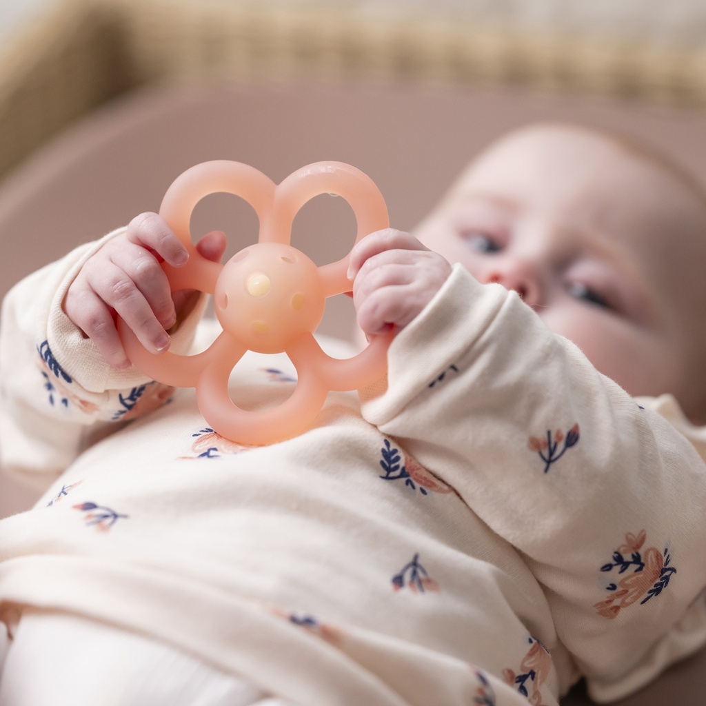 Nattou | Rammelaar Bloem Silicone Roze