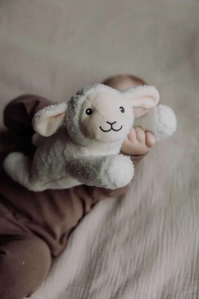 Flow | Slaapknuffel Rosie Heartbeat Comforter Beige Oplaadbaar