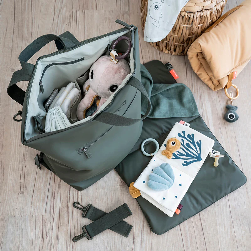 Done by deer | Verzorgingstas Changing Backpack Rugzak met Luiermat Groen