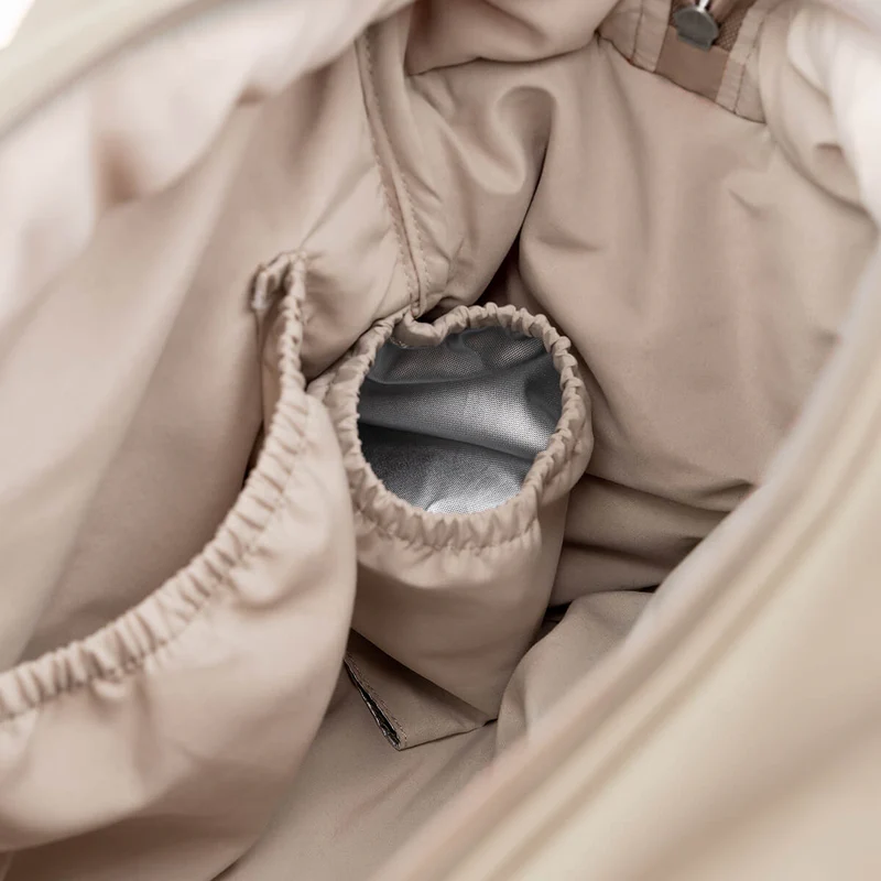 Done by Deer | Verzorgingstas Quilted Changing Bag met Luiermat/Tassenhaak Sand