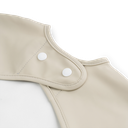 SLABBETJE, Sleeved Pocket Bib, Lalee, sand, velcrosl., 72x34cm, met mouwen, kruimelv., waterdicht, 1 stuk(s), 24