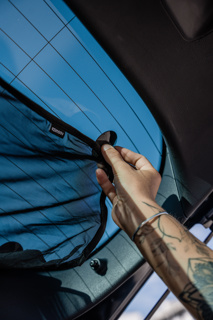 ZONNESCHERM VOOR DE WAGEN, Sun back, zwart, uni, scherm met zuignappen vr kofferraam, 1 stuk(s)