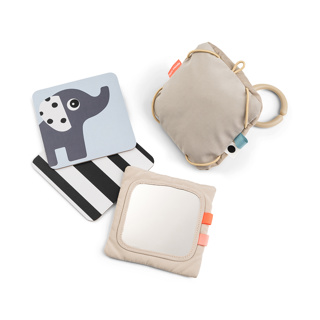 MAXI-COSI HANGER, Baby Contrast, Deer Friends Card Holder, sand, textiel, +activities, vanaf 0 maand, 2024