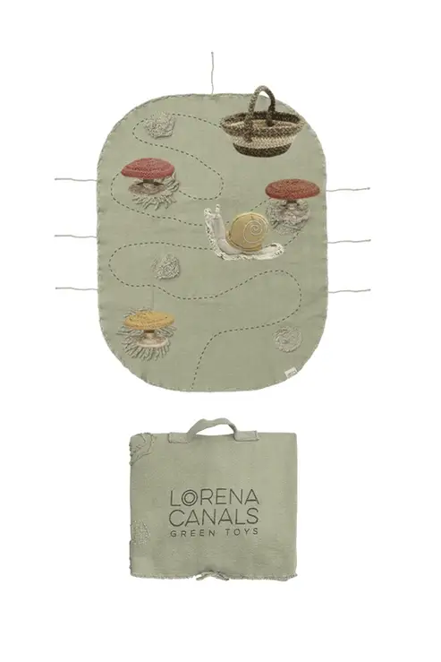 Lorena Canals | Speeltapijt Green Toy Set Snail 50x65cm