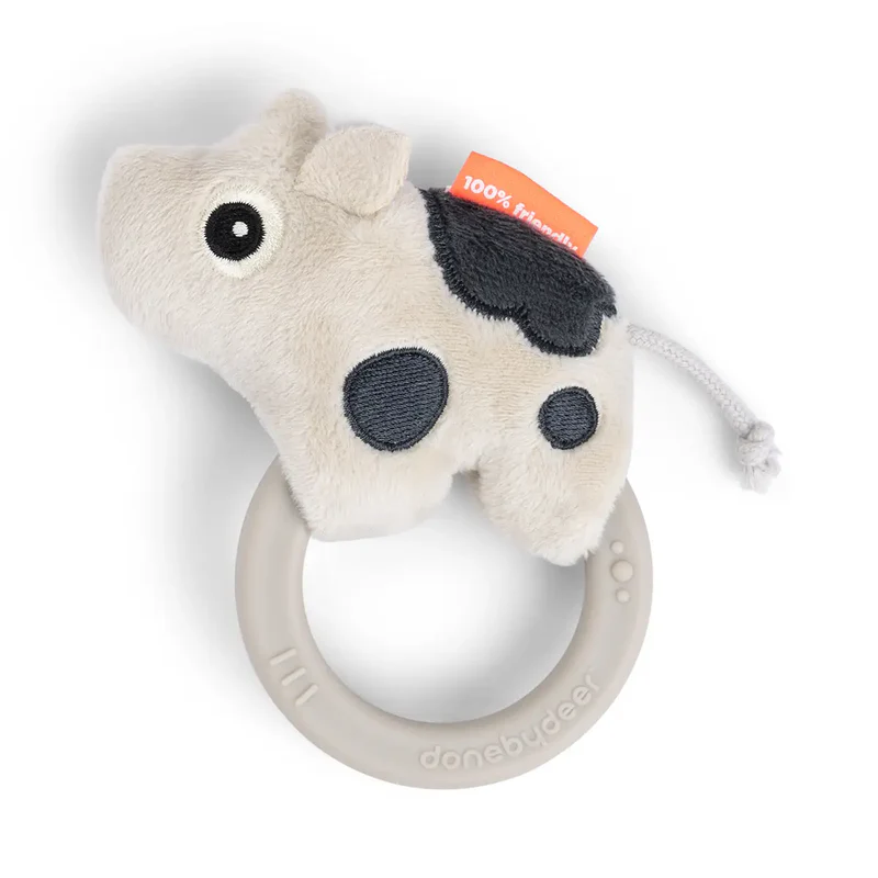 Done by Deer | Rammelaar/Bijtring Dotti Sand Koe Sensory Rattle