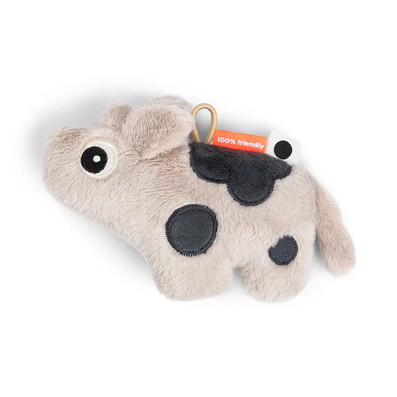 Done by Deer | Rammelaar Dotti Sand Koe Tiny Sensory Rattle