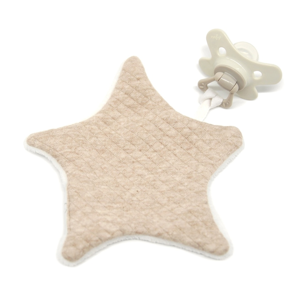 Living Nature | Fopspeendoekje Little Star in losange camel