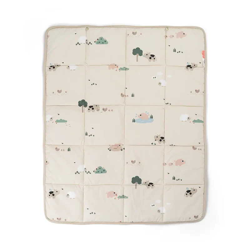 Done By Deer | Speeltapijt Tiny Farm Sand 80x100cm