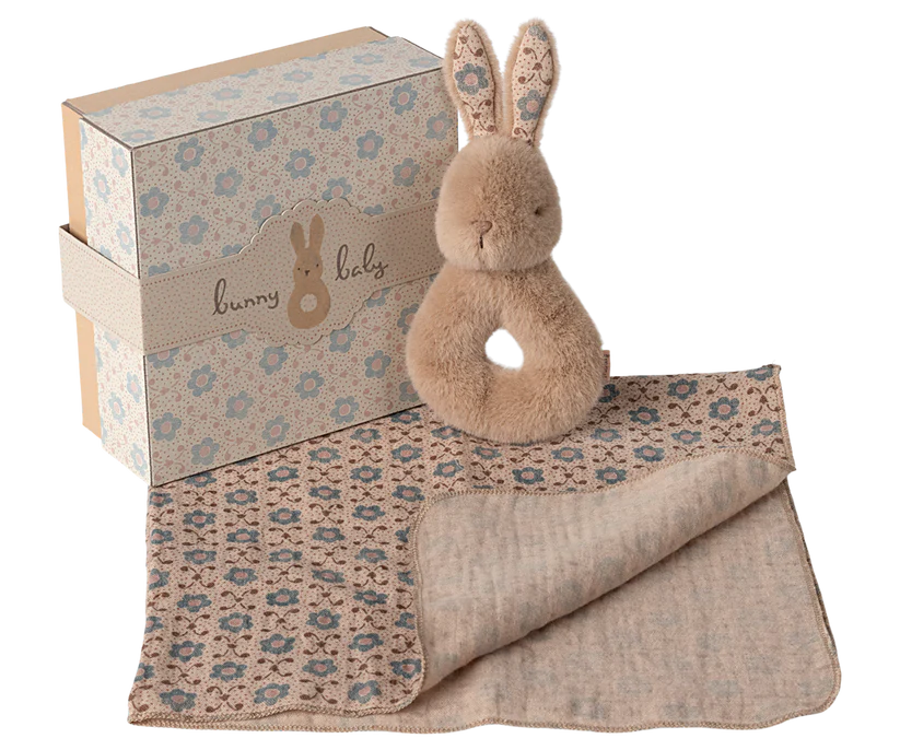Maileg | Giftset Rabbit Rattle Cream Peach Ramelaar