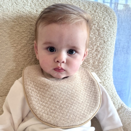 [550262] Living Nature | Slabbetje Losange met Drukknop Camel Newborn 21x12cm