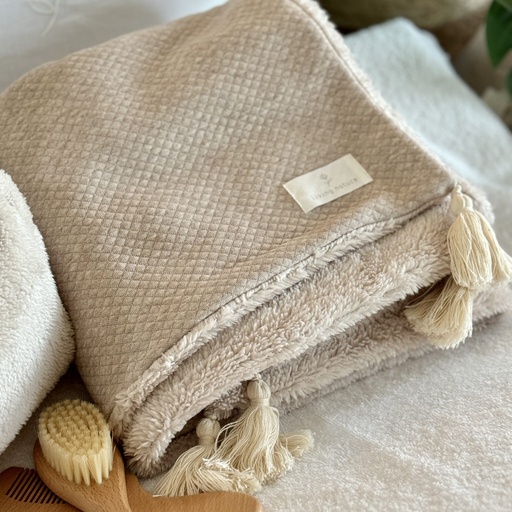 [550342] Living Nature | Deken Dora Losange Camel/Poile met Kwastjes 80x100cm