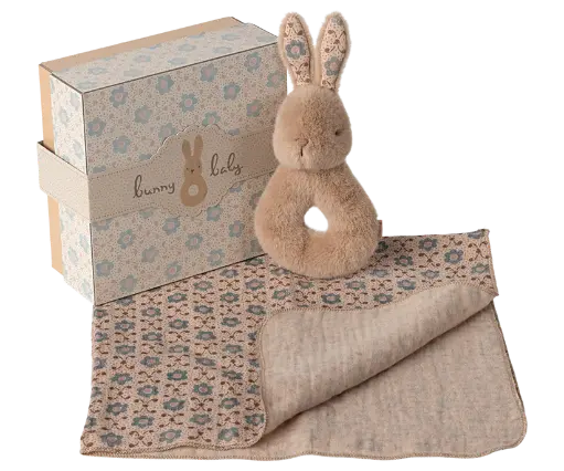 [554250] Maileg | Giftset Rabbit Rattle Cream Peach Ramelaar