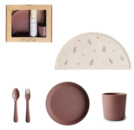 [564750] EETSET, Giftbox Dinnerware Round, Woodchuck , roze, uni, PP, 5 delig: plat bord, lepel, vork, tas, placemat (kopie)