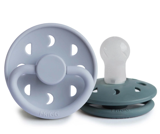 [451837] Frigg | Fopspeen Moon Ortho/Physio Siliconen Speen Powder Blue/Slate T2 6-18M 2-pack